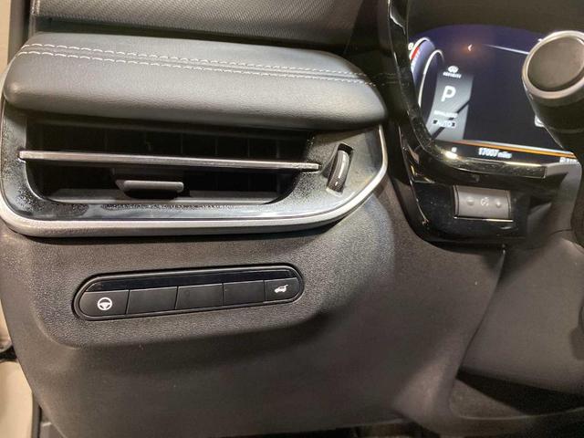 Photo of 2022 Warm Titanium INFINITI QX60