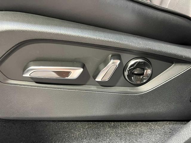 Photo of 2026 Urban Gray Pearl Acura MDX