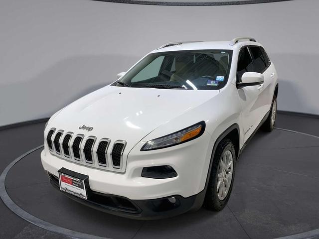 Photo of 2017 Bright White Clearcoat Jeep Cherokee
