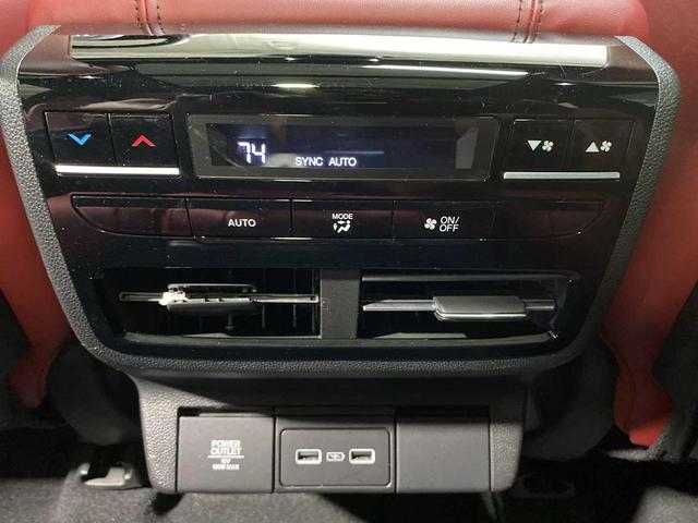 Photo of 2023 Liquid Carbon Metallic Acura MDX