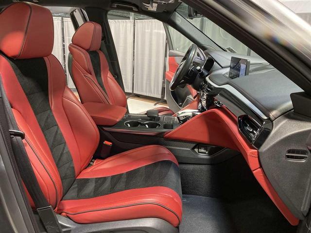 Photo of 2023 Liquid Carbon Metallic Acura MDX