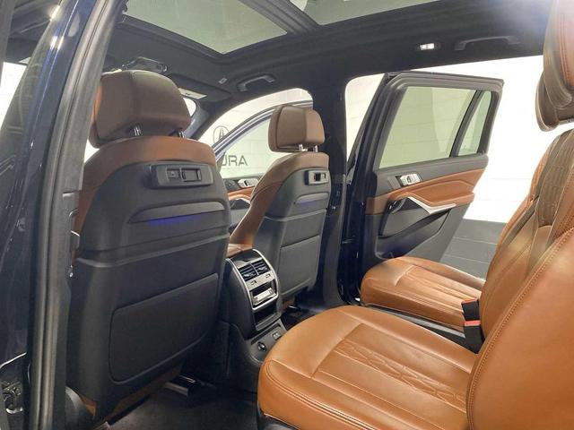 Photo of 2020 Carbon Black Metallic BMW X7