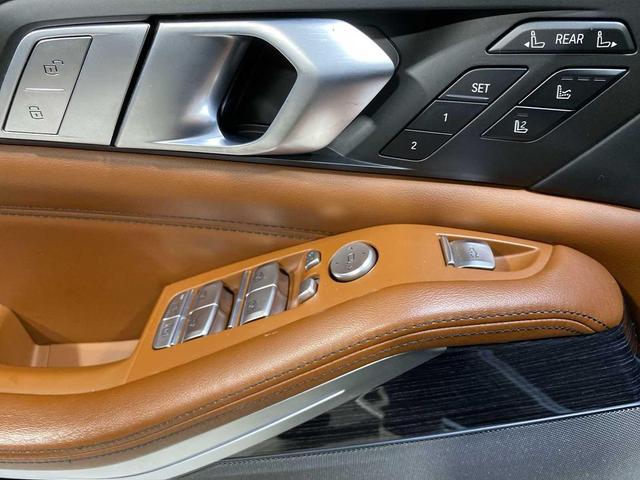 Photo of 2020 Carbon Black Metallic BMW X7