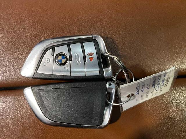 Photo of 2020 Carbon Black Metallic BMW X7