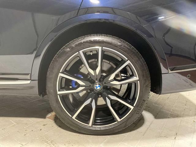 Photo of 2020 Carbon Black Metallic BMW X7