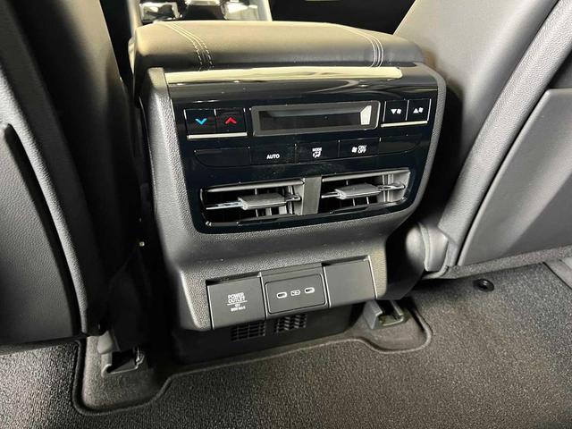 Photo of 2026 Majestic Black Pearl Acura MDX