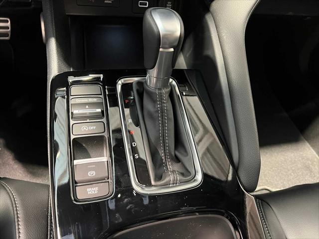 Photo of 2025 Platinum White Pearl Acura Integra