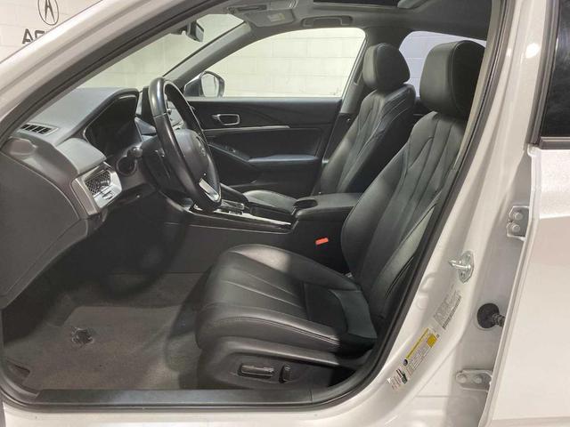 Photo of 2023 Platinum White Pearl Acura Integra