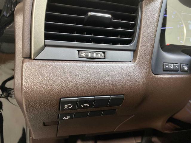 Photo of 2020 Obsidian Black Lexus RX 350