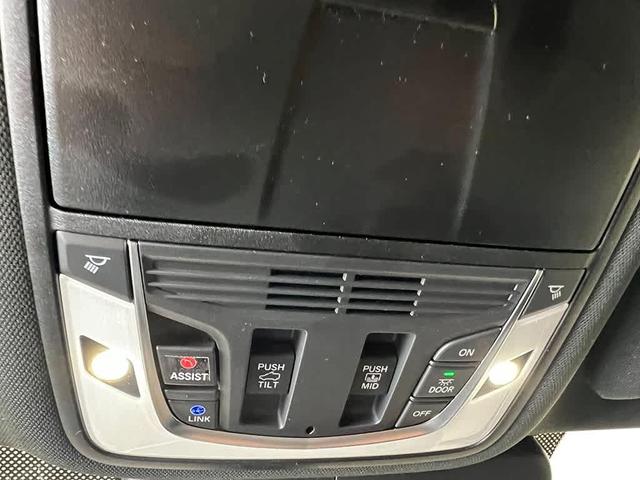 Photo of 2025 Liquid Carbon Metallic Acura RDX