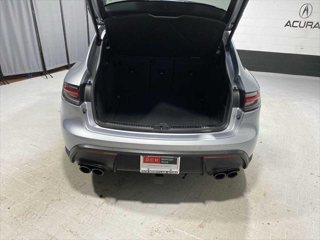Photo of 2022 Dolomite Silver Metallic Porsche Macan