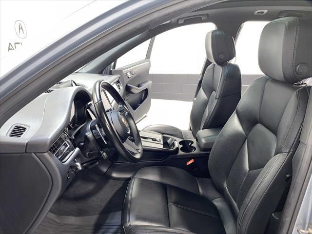 Photo of 2022 Dolomite Silver Metallic Porsche Macan