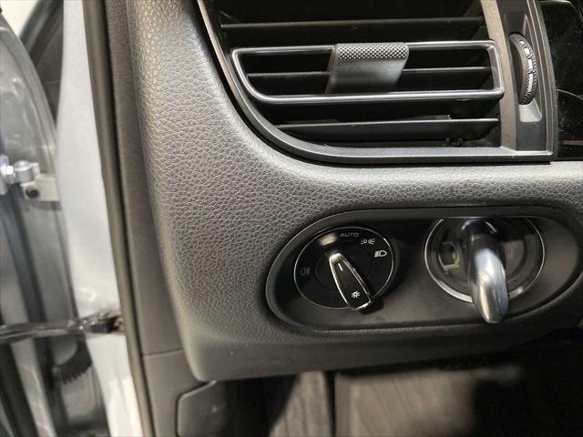Photo of 2022 Dolomite Silver Metallic Porsche Macan