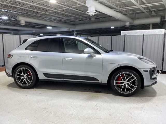 Photo of 2022 Dolomite Silver Metallic Porsche Macan
