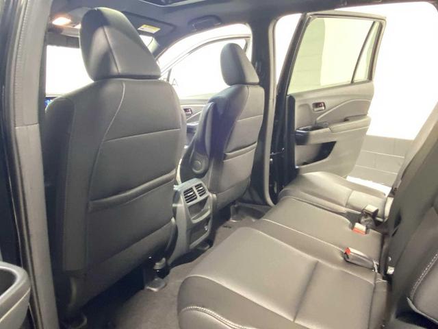 Photo of 2023 Crystal Black Pearl Honda Passport