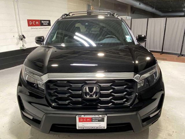 Photo of 2023 Crystal Black Pearl Honda Passport