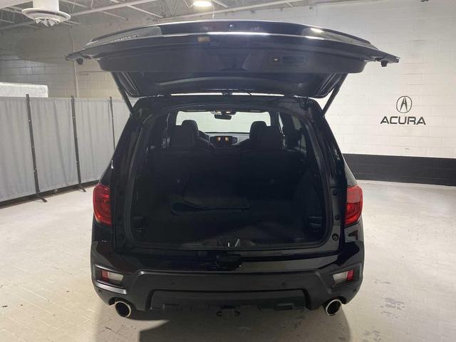 Photo of 2023 Crystal Black Pearl Honda Passport