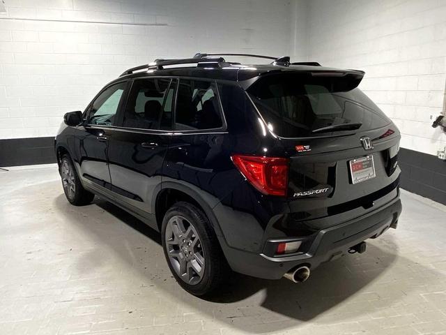 Photo of 2023 Crystal Black Pearl Honda Passport