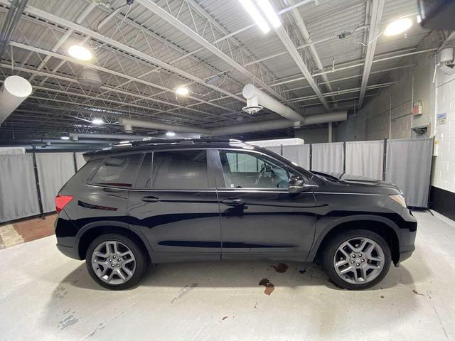 Photo of 2023 Crystal Black Pearl Honda Passport