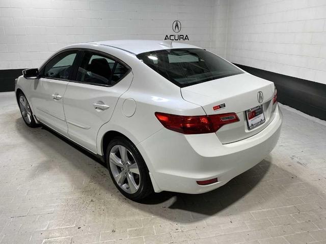 Photo of 2013 White Acura ILX