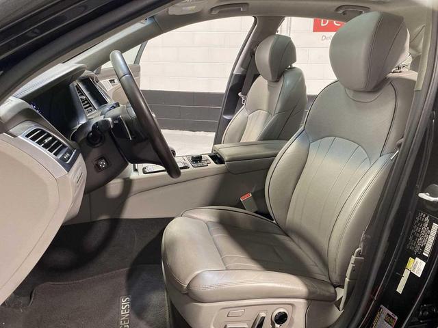 Photo of 2019 Victoria Black Genesis G80