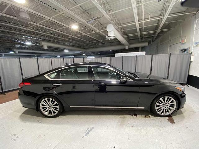 Photo of 2019 Victoria Black Genesis G80