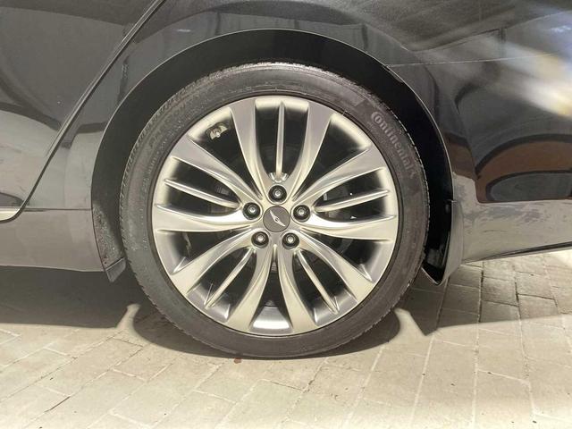 Photo of 2019 Victoria Black Genesis G80