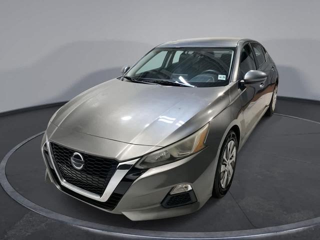 Photo of 2020 Gun Metallic Nissan Altima