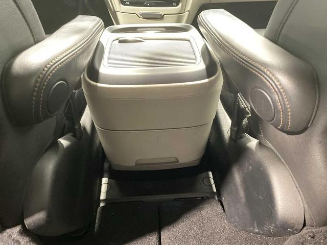 Photo of 2017 Bright White Clearcoat Chrysler Pacifica