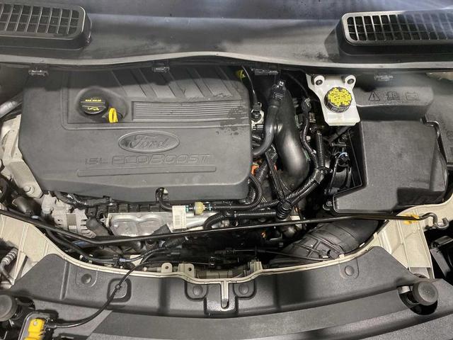 Photo of 2018 White Gold Metallic Ford Escape