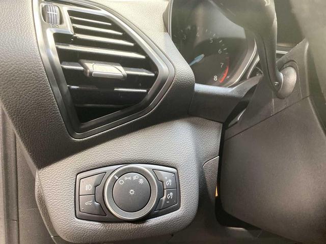 Photo of 2018 White Gold Metallic Ford Escape