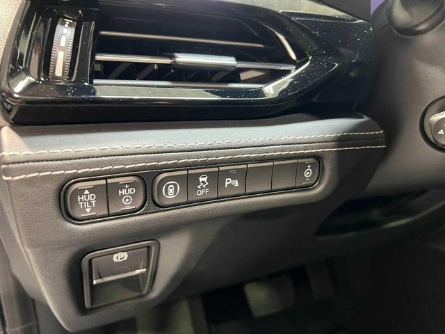 Photo of 2026 Platinum White Pearl Acura MDX