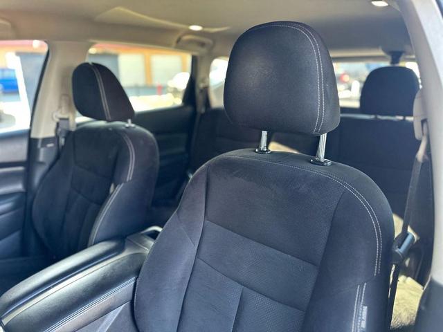 Photo of 2016 Magnetic Black Metallic Nissan Murano