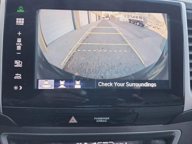 Photo of 2016 Black Honda Pilot