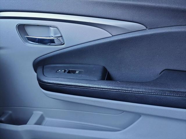 Photo of 2016 Black Honda Pilot