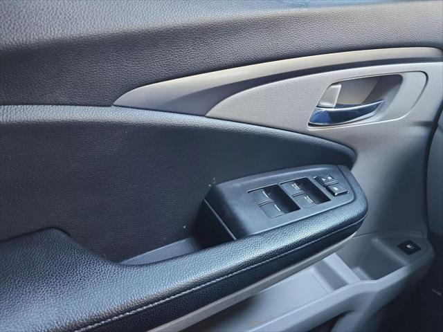 Photo of 2016 Black Honda Pilot