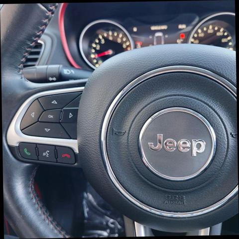 Photo of 2019 White Clearcoat Jeep Compass
