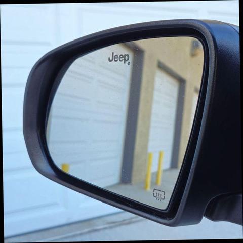 Photo of 2019 White Clearcoat Jeep Compass