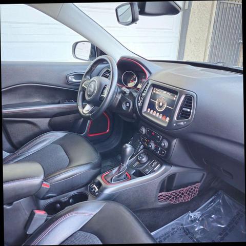 Photo of 2019 White Clearcoat Jeep Compass
