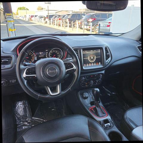 Photo of 2019 White Clearcoat Jeep Compass