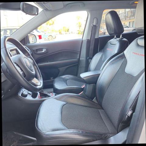 Photo of 2019 White Clearcoat Jeep Compass
