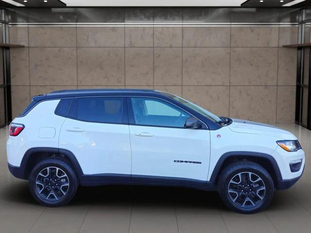 Photo of 2019 White Clearcoat Jeep Compass