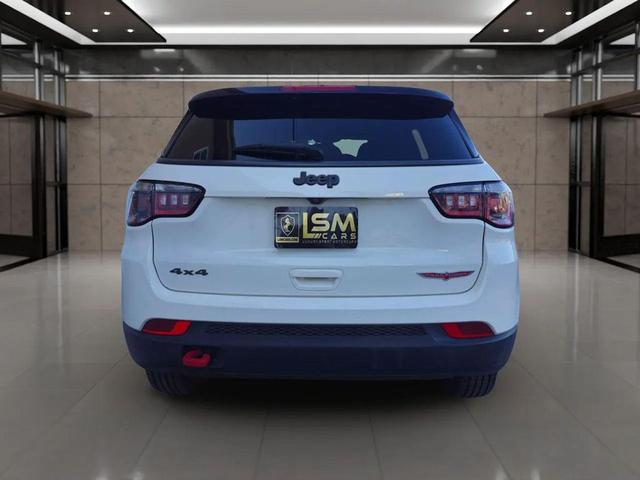 Photo of 2019 White Clearcoat Jeep Compass
