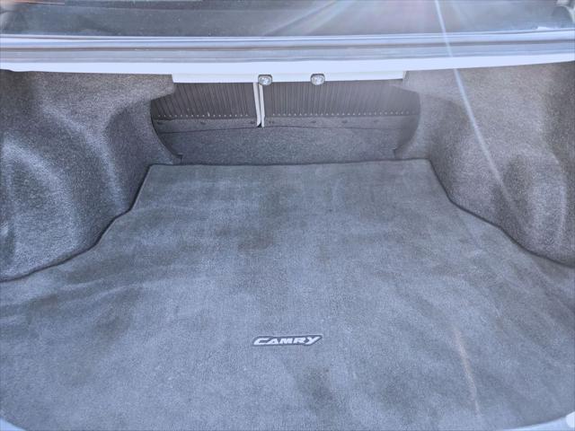 Photo of 2016 Super White Toyota Camry