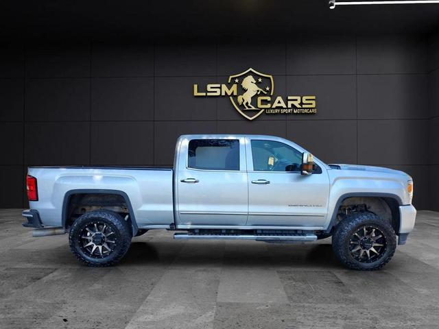 Photo of 2017 Quicksilver Metallic GMC Sierra 2500
