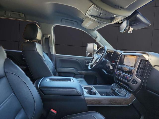 Photo of 2017 Quicksilver Metallic GMC Sierra 2500