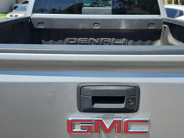 Photo of 2017 Quicksilver Metallic GMC Sierra 2500