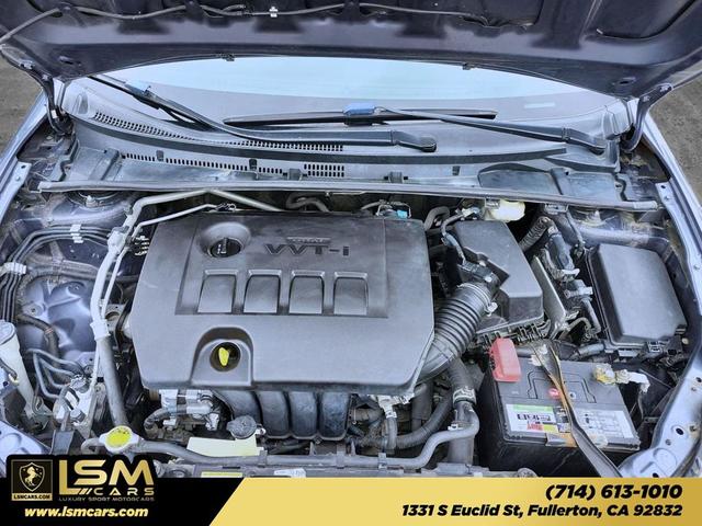 Photo of 2016 Gray Toyota Corolla