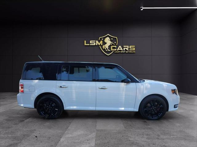 Photo of 2019 White Ford Flex