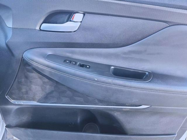 Photo of 2019 Quartz White Hyundai SANTA FE